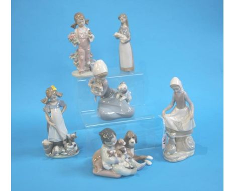 A collection of Lladro figures (6)