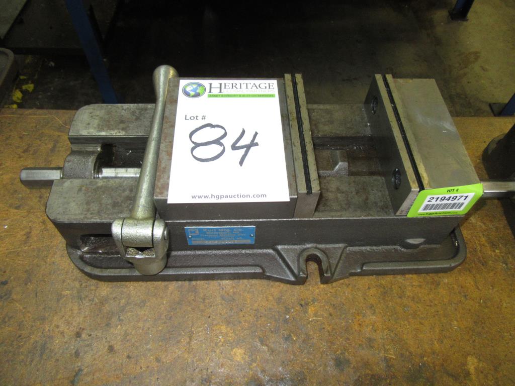 Kurt D675 Machine Vise 6"W x 7.5"L Opening with Handle, Overall