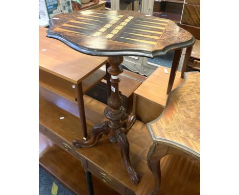 VICTORIAN CARVED MAHOGANY TRIPOD GAMES TABLE