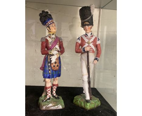 SITZENDORF GRENADIER GUARD WITH A SCOTTISH SITZENDORF SOLDIER FIGURE A/F