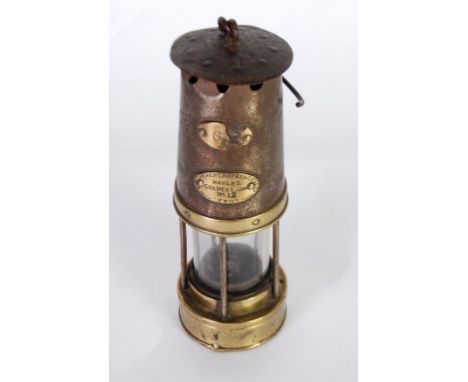 CREMER LAMP & ENG. CO. LTD. LEEDS, MINER'S SAFETY LAMP No. 12