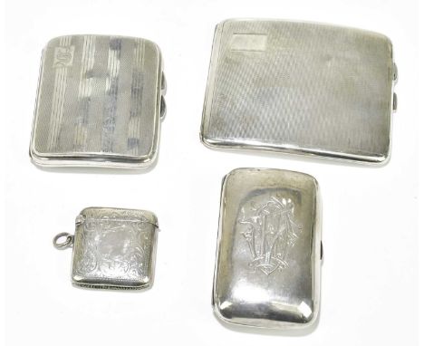 LEVI &amp; SALAMAN; a George V hallmarked silver cigarette case with gilded interior and engine turned decoration, Birmingham