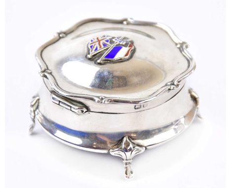 HENRY MATTHEWS; a George V hallmarked silver trinket box, set with enamelled French flag and Union flag, Chester 1914, approx
