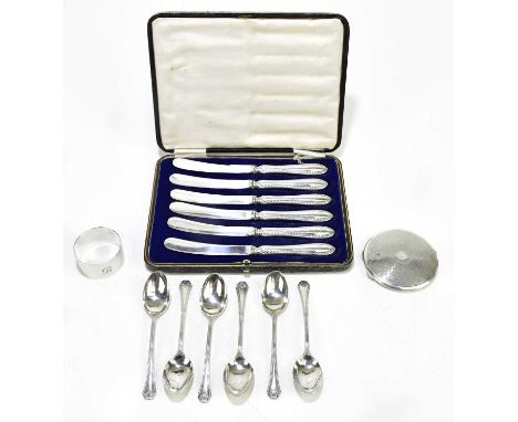 WILMOT MANUFACTURING COMPANY; a set of six George V hallmarked silver teaspoons, Birmingham 1935, together with an Elizabeth 