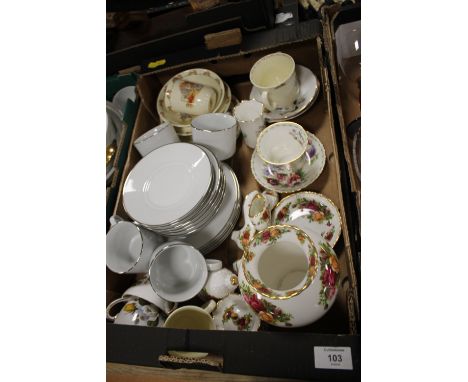 A TRAY OF ASSORTED CERAMICS AND CHINA TO INCLUDE ROYAL ALBERT OLD COUNTRY ROSES, ROYAL WORCESTER CLASSIC PLATINUM CHINA, BUNN