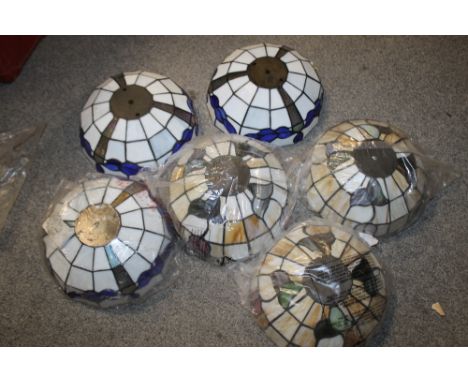 A SELECTION OF TIFFANY STYLE LIGHT SHADE