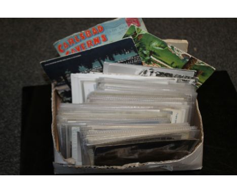A COLLECTION OF VINTAGE POSTCARDS