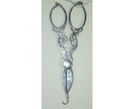 A pair of Edward VII hallmarked silver grape scissors, probably by Harrison Brothers & Howson (George Howson)Featuring attrac