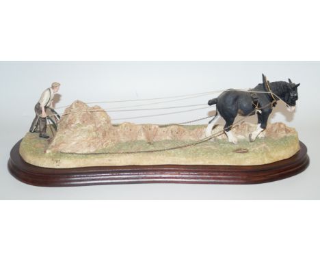 A Border Fine Arts figure 'Clean Sweep' (Gold Edition)By Ray Ayres, limited edition number 331/950, model number B0591, lengt