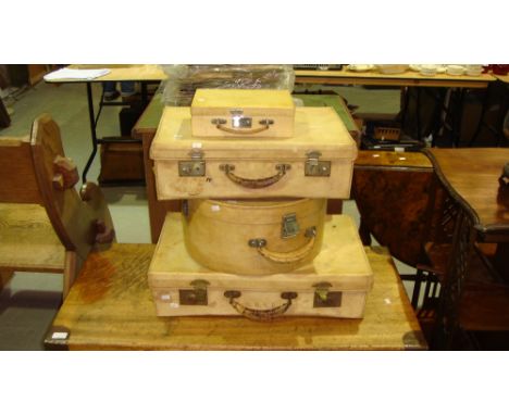 Vintage set of cream luggage including hat box, 2 x suitcases & jewellery box