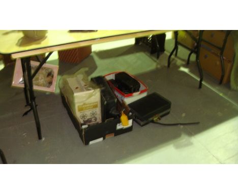 Vintage Chinon 1072 S Deluxe hand camera recorder, Fi Cord 202 A sound recorder, box brownie etc.