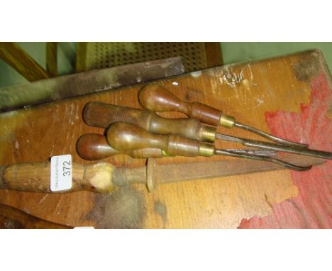 5 x vintage chisels