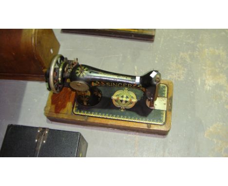 Vintage sewing machine Singer 