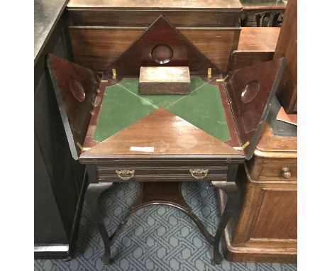 ENVELOPE CARD TABLE