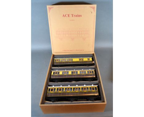 Ace Trains A Vintage Style Gauge 0 Six Wheel Coach Set GWR No.4 within original box 