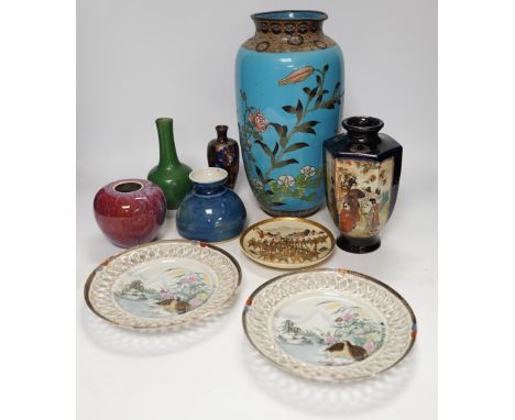 Assorted Japanese items, Satsuma, cloisonné, etc., tallest item 31cm high. Condition - most chipped, dented or cracked