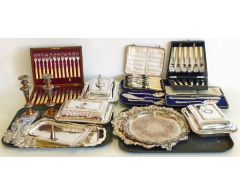 Quantity of silver plated ware comprising of a boxed set of knives and assorted flatware to include Walker & Hall, trays and 