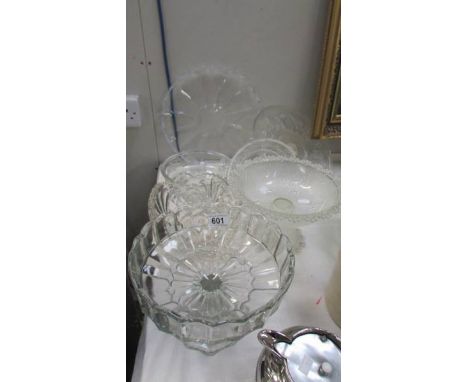 A mixed lot of glass bowls/plates etc.,