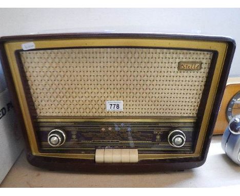 A vintage radio (collect only)