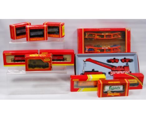 Group of Hornby and Tri-ang OO gauge scale models and wagons to include R.739 breakdown 75 ton crane set, R.666 articulated c