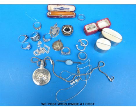 Silver jewellery to include seven rings, bangle, pendant, fobs etc 