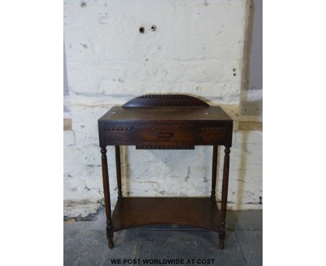 An oak hall table with under shelf (W68cm) 