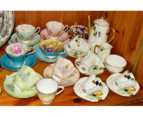 VARIOUS TEAWARES, to include Sadler Rode Heath deco coffee set (15), Aynsley cabinet cups/saucers (Orchard Gold etc), two Que