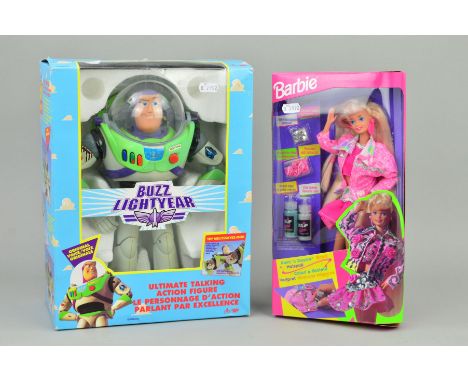 A BOXED THINKWAY TOY BUZZ LIGHTYEAR ULTIMATE TALKING ACTION FIGURE, appears complete but not tested, some yellowing to plasti