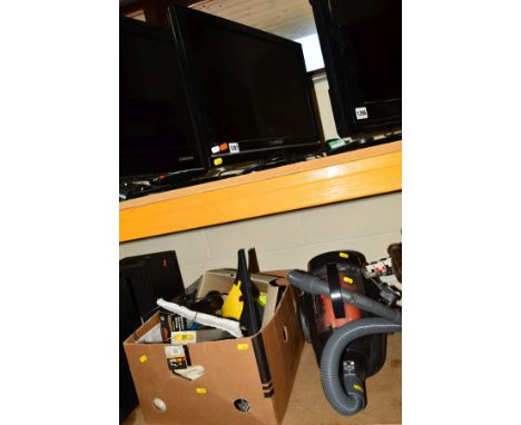 A TECHWOOD 22'' FSTV together with a VAX vacuum and a tray of various tools (3)