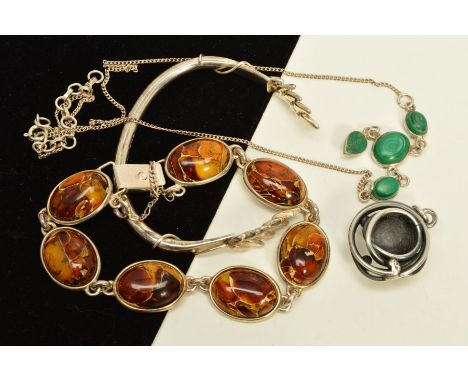 FOUR ITEMS OF SILVER AND WHITE METAL JEWELLERY, to include a torc bangle with leaf detail to the terminals, a malachite penda