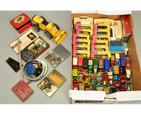 A QUANTITY OF BOXED AND UNBOXED MATCHBOX 'MODELS OF YESTERYEAR', boxed items are all 1960's issues, with a quantity of boxed 