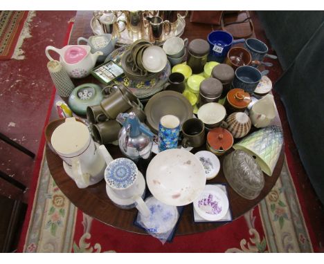 Collection of china to include Royal Worcester etc