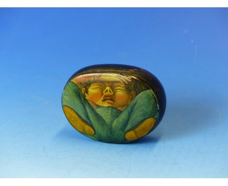 A 19TH CENTURY PAPIER MACHE SNUFF BOX WITH HAND PAINTED LID. 8cm WIDE