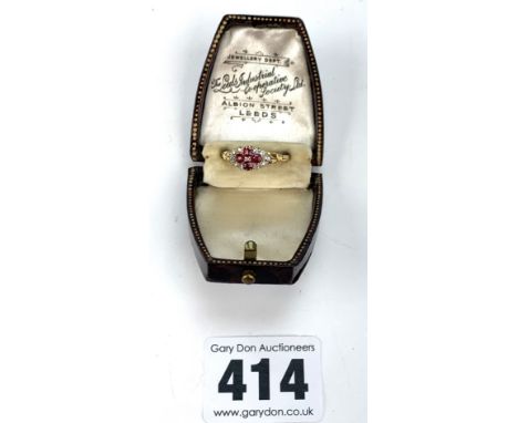 18k gold ring set with old cut diamonds and rubies, size J/K, w: 2.4 gms