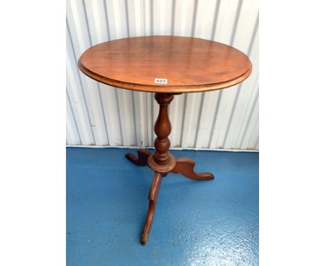 Small oval tripod table 21.5"w x 17"d x 27.5"h