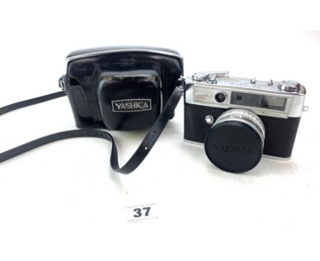 Yashica I C camera no. 8042855 in case