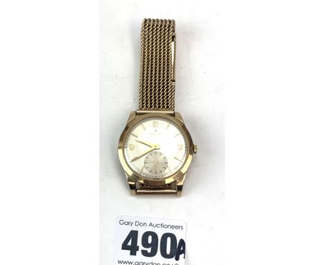 9k gold gents Zenith watch with 9k gold strap, working. Total w: 64.5 gms