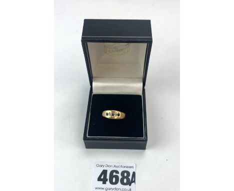 18k gold ring with blue &amp; white stones, size N, w: 1.7 gms