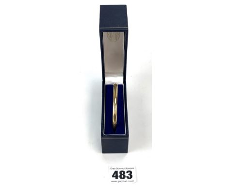 9k gold square shaped bangle, W:  6.4 gms