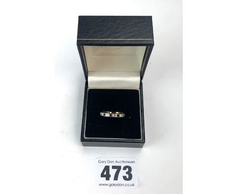 15k gold ring with blue &amp; white stones, size M, w: 2.2 gms
