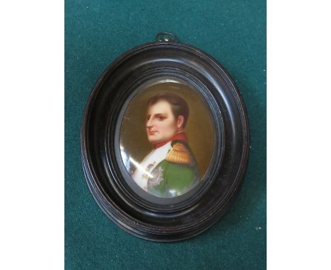 FRAMED OVAL MINIATURE PORTRAIT ON PORCELAIN PANEL OF A MILITARY STYLE GENT 