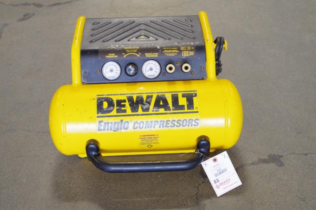 DEWALT 41/2Gallon, 120V, Hand Carry Compressor, M/N D55155