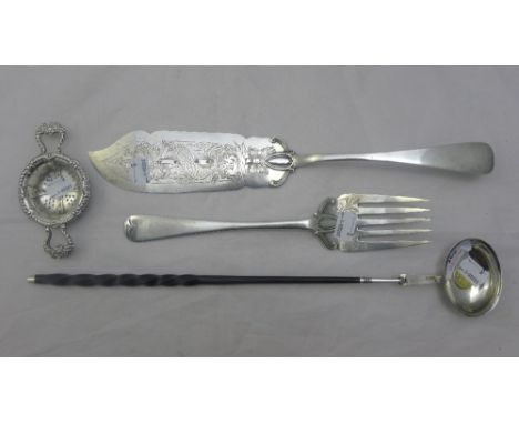 A coin set toddy ladle, plated fish servers and a plated strainer