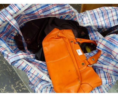 VARIOUS VINTAGE HANDBAGS.