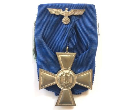 German Third Reich Army 18 year Long Service Cross.  A good scarce silver cross with eagle and swastika on the obverse, 18 on