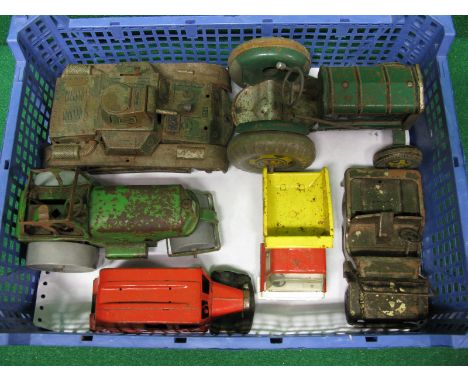 Six tinplate vehicles to include: Triang Minic road roller and fire engine plus tractor, jeep, tank and small Tonka tipping t