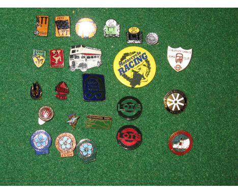 Small quantity of enamel badges to include: EHVC, Donnington Park Association, Isle of Man TT, Ariel etc and a pin badge for 