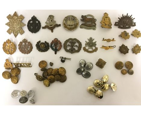 WW2 British cap badges, collars dogs and buttons: Black Watch, Leicestershire Regt, 7th/8th Bn West Yorkshire Regt, RAF x 2, 