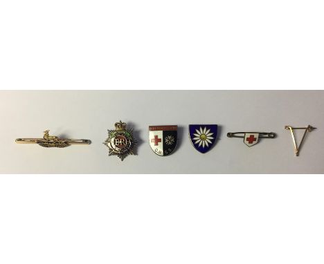 WW2 British 15ct gold Royal Warwickshire Regiment tie pin, approx 3.3gms; a 9ct white gold Queens Crown ERII Royal Army Servi