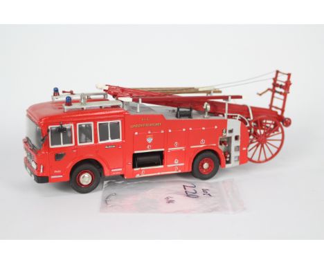 Fire Brigade Models - A built kit model ERF Fire Engine in 1:48 scale in London Fire Brigade livery. This model looks well co
